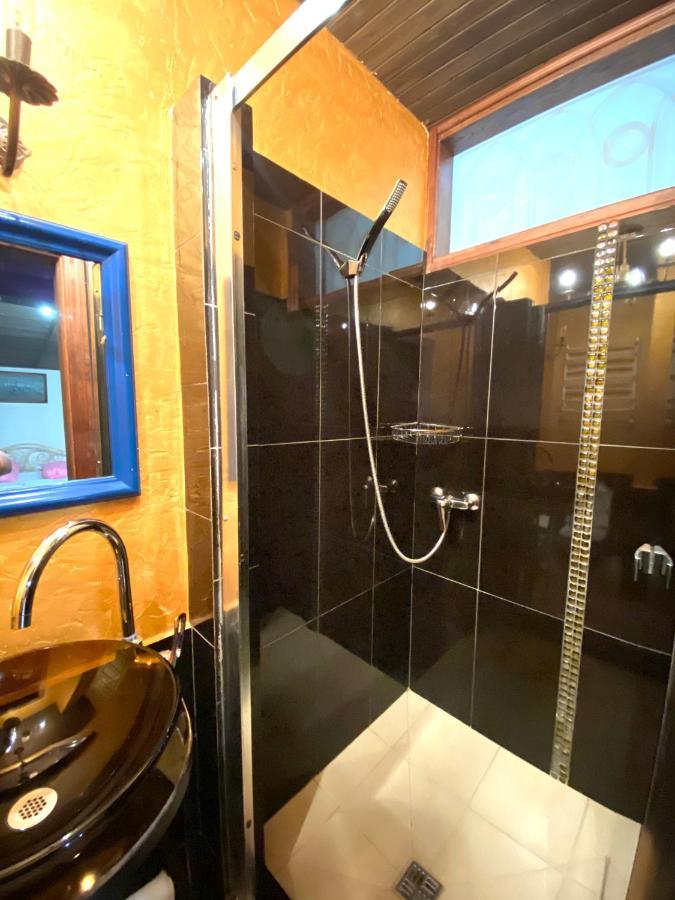 לבוב Квартира В Центрі На Вулиці Лесі Українки 19 מראה חיצוני תמונה